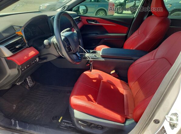 4T1DAACK3SU051629 2025 TOYOTA CAMRY Белый Вид салона спереди