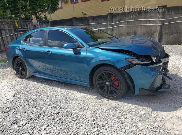 4T1DAACK3SU528897 2025 TOYOTA CAMRY Green Przód prawy