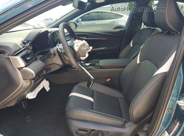4T1DAACK3SU528897 2025 TOYOTA CAMRY Green Widok wnętrza z przodu