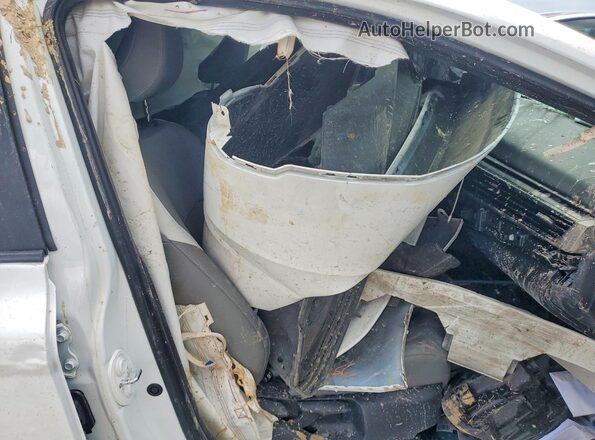 4T1DAACK3SU643189 2025 TOYOTA CAMRY White Widok wnętrza z przodu