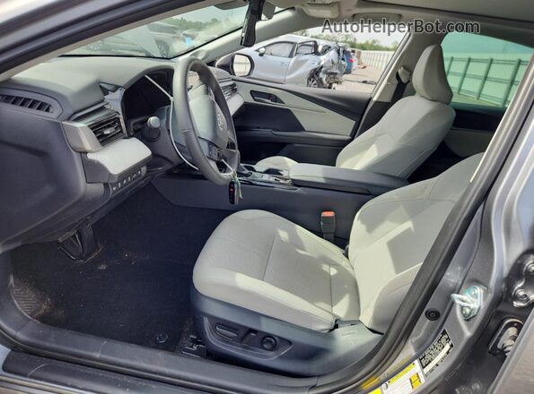 4T1DAACK3TU665131 2026 TOYOTA CAMRY Silver Вид салону спереду