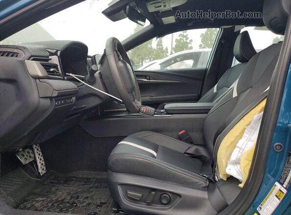 4T1DAACK3TU699053 2026 TOYOTA CAMRY Teal Front interior view