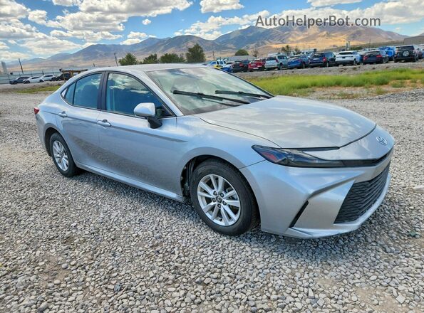 4T1DAACK4SU008367 2025 TOYOTA CAMRY Silver Դիմացի տեսք