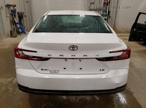 4T1DAACK4SU025704 2025 TOYOTA CAMRY White უკანა ხედი