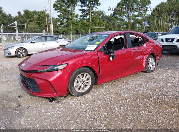 4T1DAACK4SU042163 2025 TOYOTA CAMRY Red Vista tres cuartos delantera izquierda