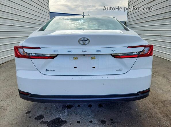 4T1DAACK4SU576473 2025 TOYOTA CAMRY White Widok z tyłu
