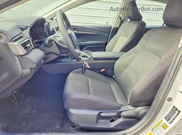4T1DAACK4SU576473 2025 TOYOTA CAMRY White Widok wnętrza z przodu