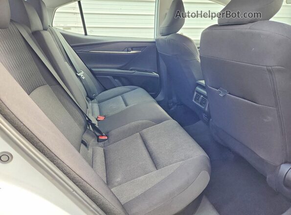 4T1DAACK4SU576473 2025 TOYOTA CAMRY White Widok tylnych siedzeń