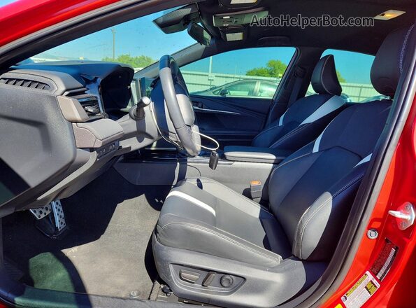 4T1DAACK5SU001119 2025 TOYOTA CAMRY Red Widok wnętrza z przodu