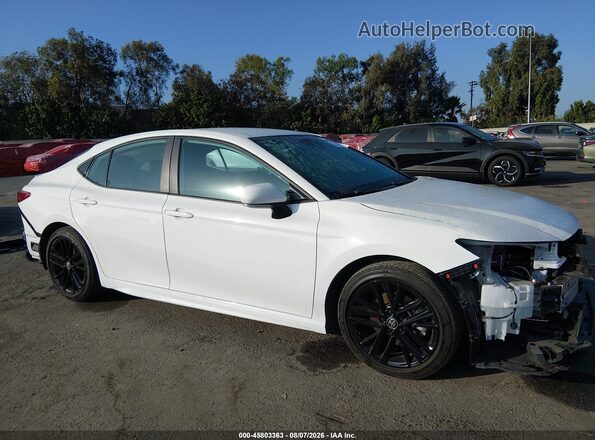 4T1DAACK5SU038672 2025 TOYOTA CAMRY White Вид задньої частини салону