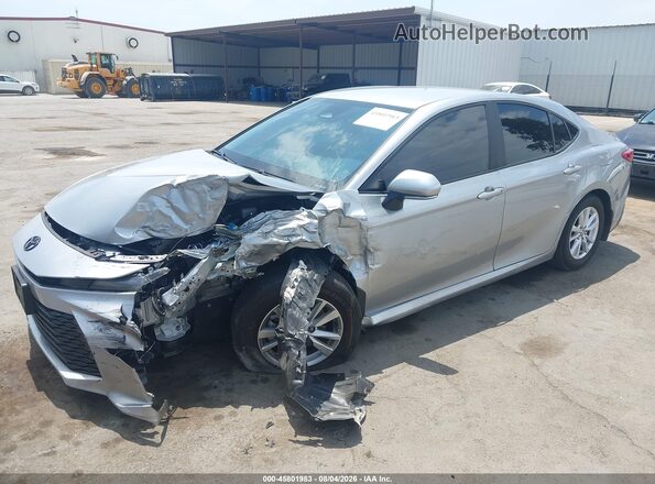 4T1DAACK5SU146628 2025 TOYOTA CAMRY Silver Առջևի ձախ երեք քառորդ տեսարան