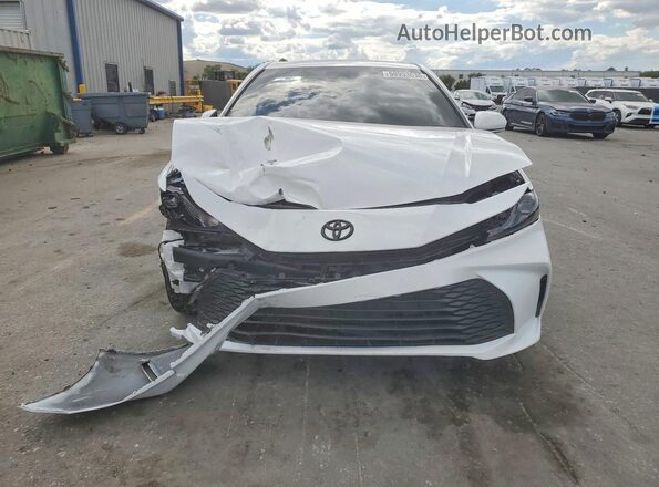 4T1DAACK5SU156429 2025 TOYOTA CAMRY White Դիմացի տեսք