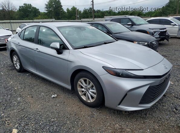 4T1DAACK5SU556586 2025 TOYOTA CAMRY Silver Przód prawy
