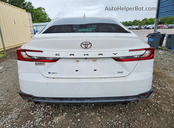 4T1DAACK5SU585781 2025 TOYOTA CAMRY Белый Вид сзади