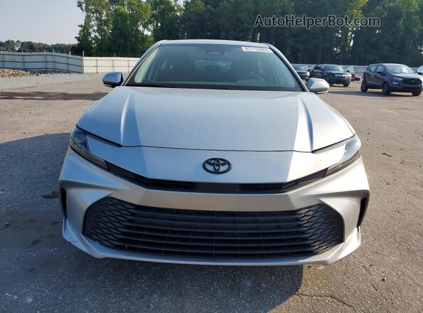 4T1DAACK5SU586929 2025 TOYOTA CAMRY Silver Вид спереду