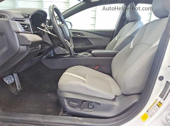 4T1DAACK5SU616463 2025 TOYOTA CAMRY White Front interior view