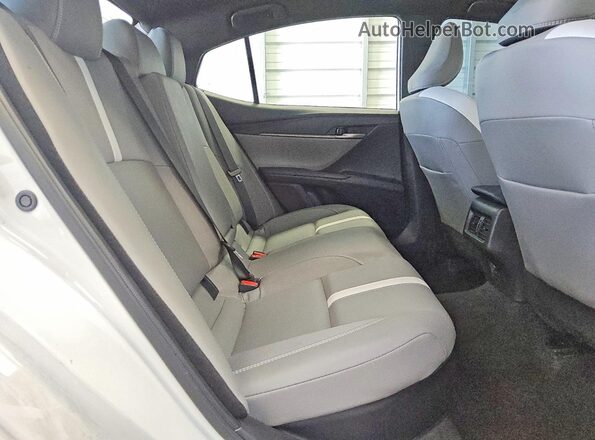 4T1DAACK5SU616463 2025 TOYOTA CAMRY White Rear seats view