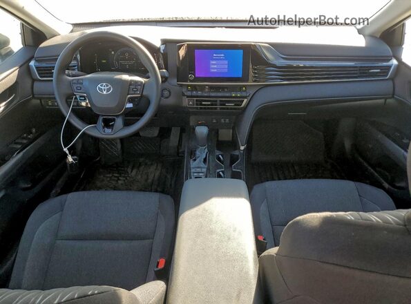 4T1DAACK5SU644490 2025 TOYOTA CAMRY White Dashboard view