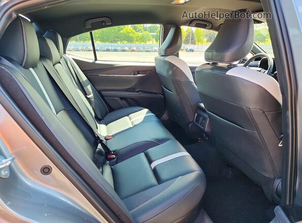4T1DAACK5TU661484 2026 TOYOTA CAMRY Silver Widok tylnych siedzeń