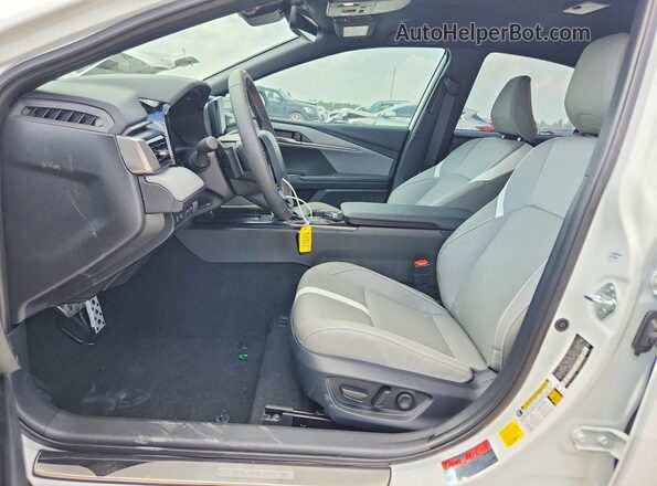 4T1DAACK5TU712756 2026 TOYOTA CAMRY Белый Вид салона спереди