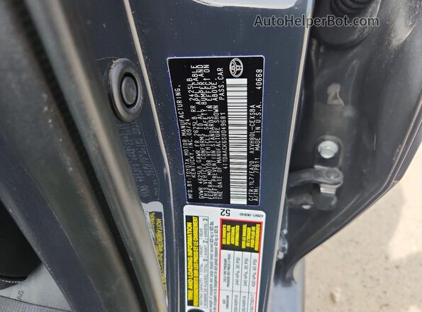 4T1DAACK6SU049681 2025 TOYOTA CAMRY Gray Вид наклейки з VIN-кодом