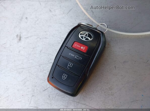 4T1DAACK6SU105098 2025 TOYOTA CAMRY White Առջևի վահանակի տեսք