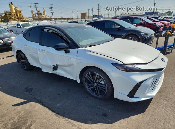 4T1DAACK6SU171635 2025 TOYOTA CAMRY Белый Передняя правая четверть