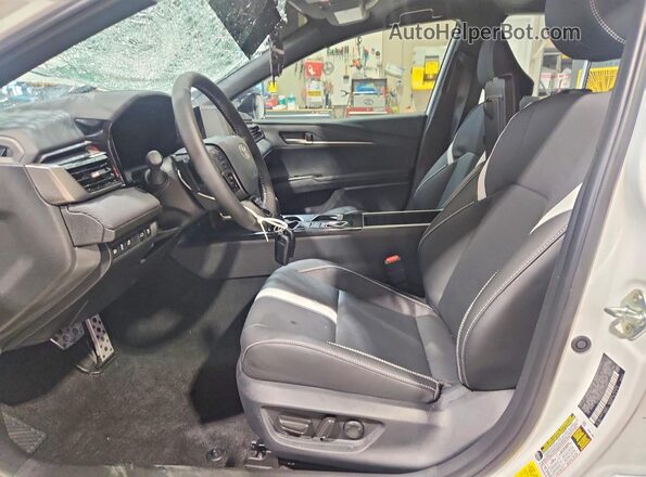 4T1DAACK6TU217627 2026 TOYOTA CAMRY White Вид салону спереду