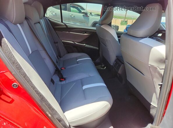 4T1DAACK6TU267797 2026 TOYOTA CAMRY Burgundy Widok tylnych siedzeń