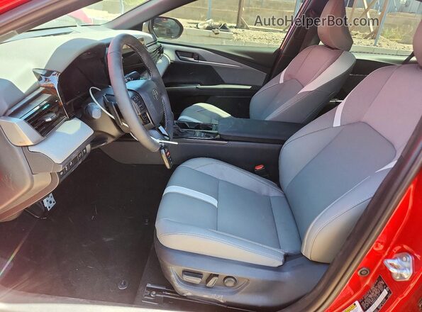 4T1DAACK6TU267797 2026 TOYOTA CAMRY Burgundy Widok wnętrza z przodu