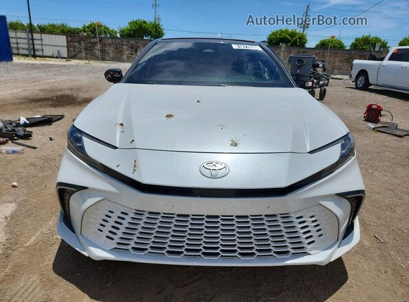 4T1DAACK7SU010646 2025 TOYOTA CAMRY White Widok z przodu