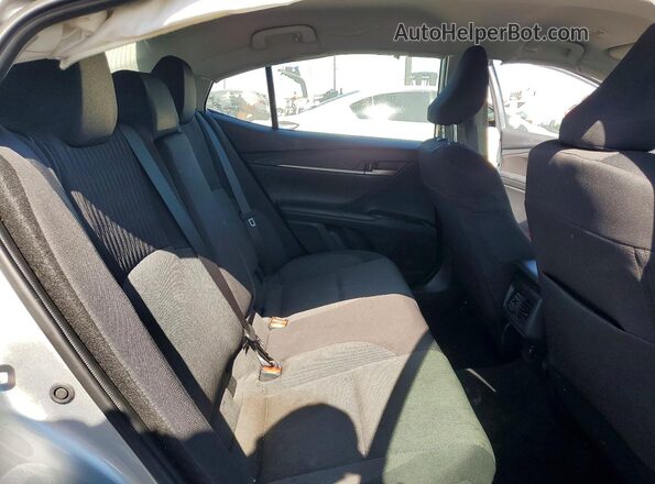 4T1DAACK7SU097030 2025 TOYOTA CAMRY Silver უკანა სავარძლების ხედი
