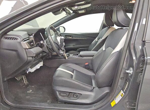 4T1DAACK7SU137901 2025 TOYOTA CAMRY Gray Вид салону спереду