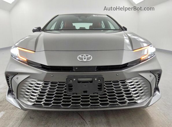 4T1DAACK7SU515750 2025 TOYOTA CAMRY Серый Вид спереди