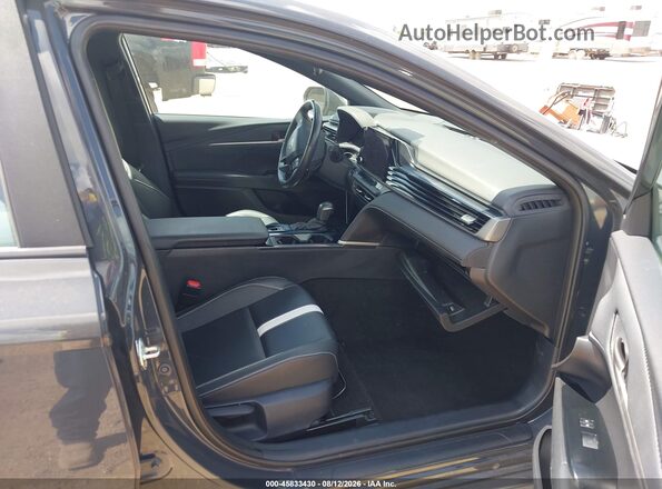 4T1DAACK7SU527820 2025 TOYOTA CAMRY Gray Widok wnętrza z przodu