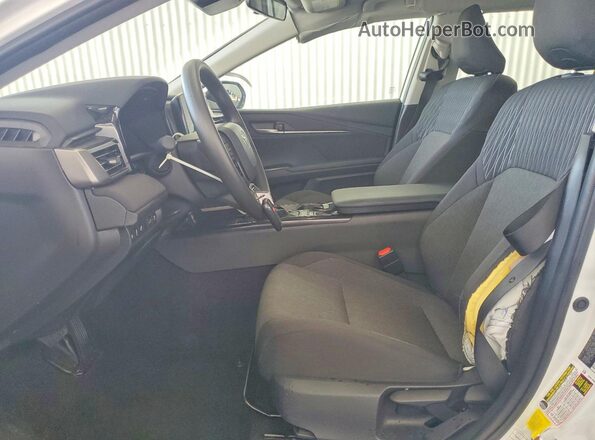 4T1DAACK7TU242178 2026 TOYOTA CAMRY White Front interior view