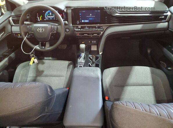 4T1DAACK7TU320555 2026 TOYOTA CAMRY Красный Вид панели приборов