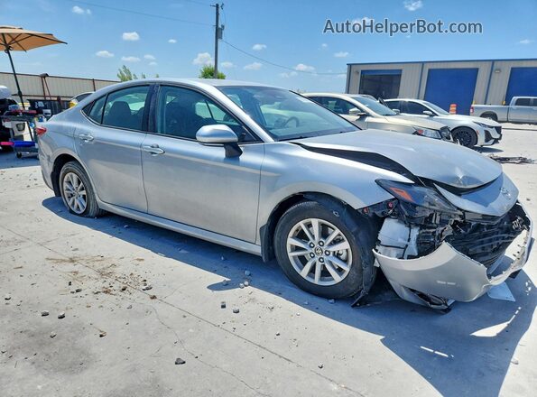 4T1DAACK8SU124803 2025 TOYOTA CAMRY Серебряный Передняя правая четверть
