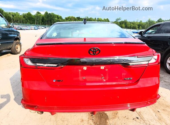 4T1DAACK8SU149880 2025 TOYOTA CAMRY Red Հետևի տեսք