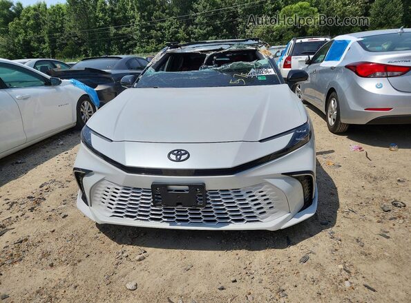 4T1DAACK8SU192860 2025 TOYOTA CAMRY White Դիմացի տեսք