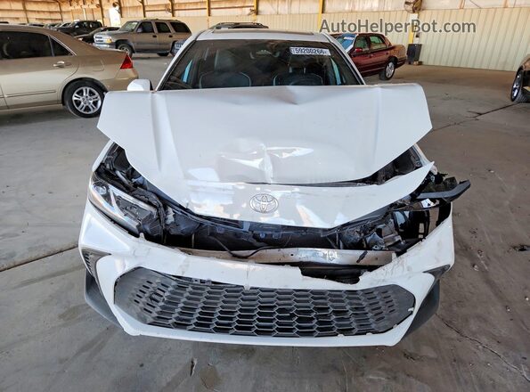 4T1DAACK8SU560535 2025 TOYOTA CAMRY White Front view