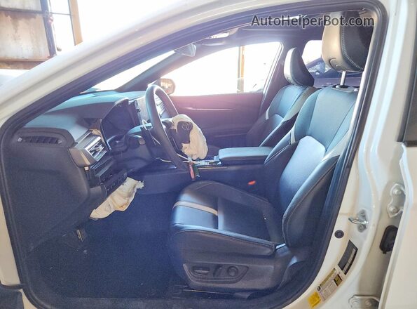4T1DAACK8SU560535 2025 TOYOTA CAMRY White Front interior view