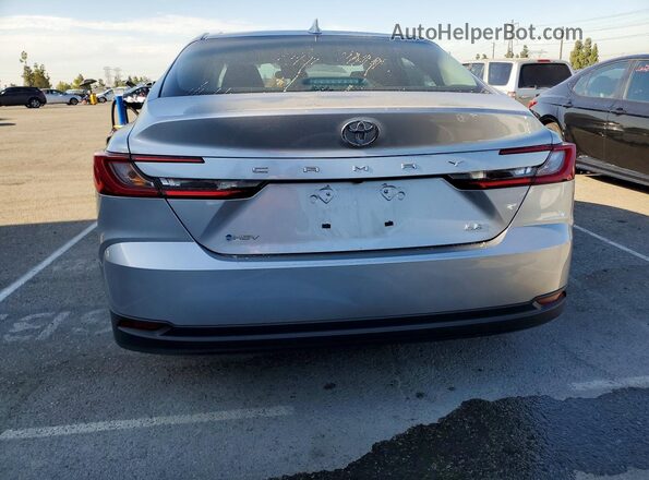 4T1DAACK8SU561619 2025 TOYOTA CAMRY Серебряный Вид сзади