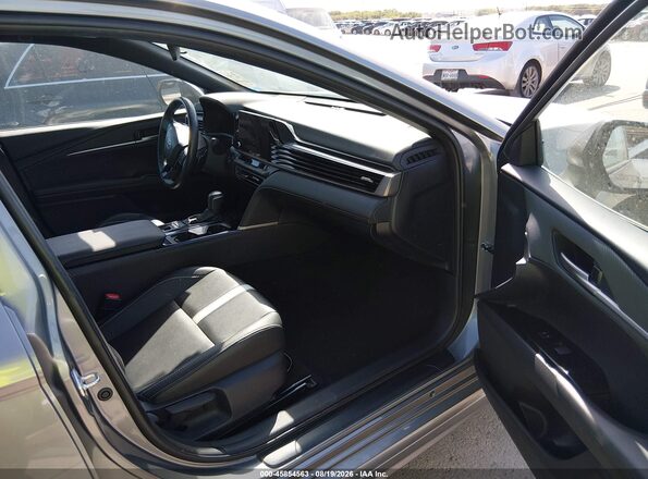 4T1DAACK8SU573155 2025 TOYOTA CAMRY Gray Widok wnętrza z przodu