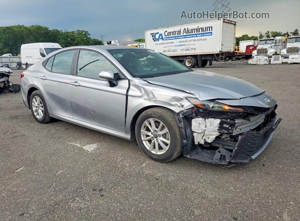 4T1DAACK9SU004038 2025 TOYOTA CAMRY Silver Front right