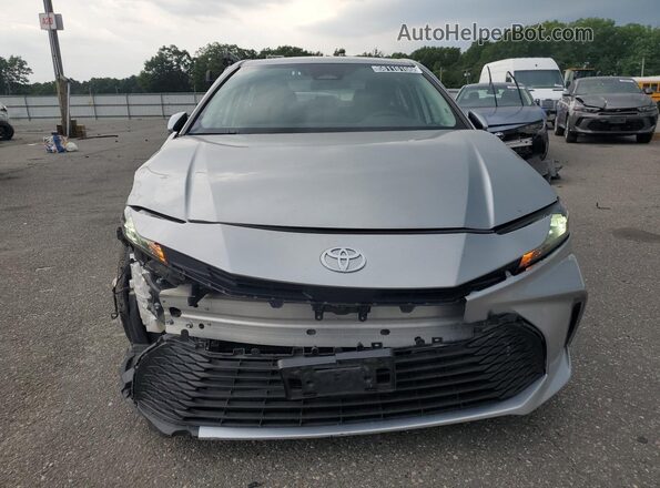 4T1DAACK9SU004038 2025 TOYOTA CAMRY Silver 360 interior view