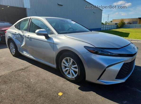 4T1DAACK9SU069813 2025 TOYOTA CAMRY Silver Przód prawy