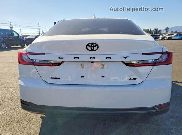 4T1DAACK9SU561922 2025 TOYOTA CAMRY Белый Вид сзади