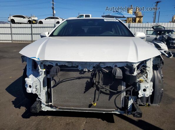 4T1DAACK9SU561922 2025 TOYOTA CAMRY Белый Вид спереди