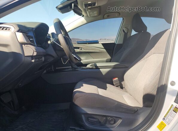 4T1DAACK9SU561922 2025 TOYOTA CAMRY Белый Вид салона спереди